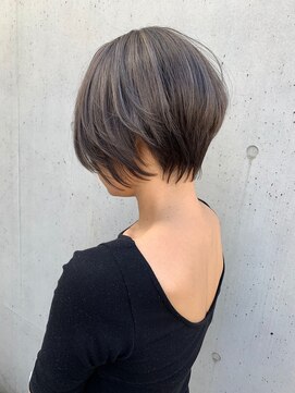 トルネード(TORNADO) ハイライトグレージュショート