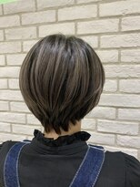 アッシュ 十日市場店(Ash)&nbsp;丸みの大人ショート×グレーベージュカラー