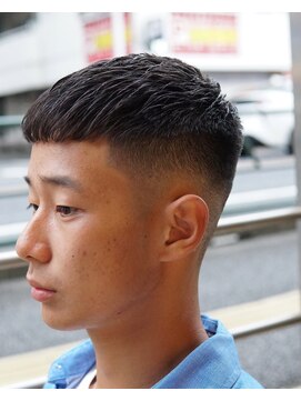 ザチョップショップ キチジョウジ(THE CHOP SHOP KICHIJOJI) フェード スキンフェード サイドパート バーバー 濡れパン