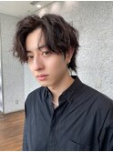 センターパートミディアムウルフスパイラルパーマ