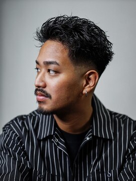 メンズサロン ゴールド 名古屋(GOALD) フェードリバースショート　スパイラルパーマ　ツーブロック