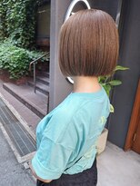 ウィーク 梅田(UiiC)&nbsp;明るめベージュカラー◆ワンレンボブ【uiicumeda sachi】