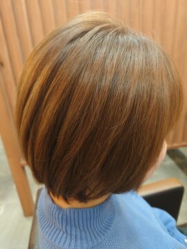 オッジ 箕郷店(Oggi) 目立ちすぎないハイライトカラー 11/11