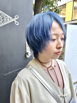 エクテ(ecouter) ジェンダーレス小顔レイヤーショートネイビーくすみブルー