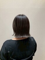 アクセ&nbsp;透明感オリーブグレージュ小顔レイヤーボブ外ハネ20代30代40代