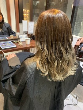 エイム ヘア デザイン 町田店(eim hair design) ブリーチ/ダブルカラー/グラデーション/外国人風/巻き髪/波巻き