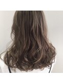 ハイコントラスト外国人風カラー(アッシュベージュ）