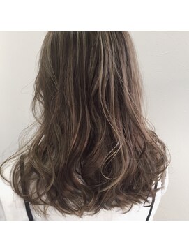 アンソメット 上津店(UN SOMMET) ハイコントラスト外国人風カラー(アッシュベージュ）