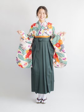 ヘアーサロン ラフリジー(Loufreasy) ミディアム・ロングヘアーの卒業式袴の着付け&ヘアアレンジ