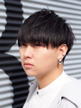 サン(3) ナチュラルマッシュ　ツーブロック　黒髪ショート　刈り上げ　3