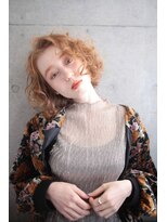 アンド(AND)&nbsp;ドール風ウェーブボブ シルキーベージュ フレンチガーリー