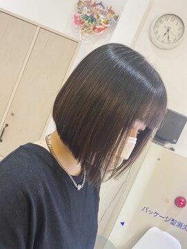 チェレ アズーリ 狭山店(Chere azuri) 20代30代前下がりボブ×前髪あり×艶髪ダークアッシュ