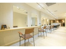 リリィ 北千住(Lily.)の雰囲気（開放感がある店内は外からの光があたりゆったりとした雰囲気に♪）
