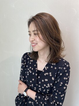 エテレ(etele) etele 永野真也が叶える"透明感ハイライト×花柄ワンピース"