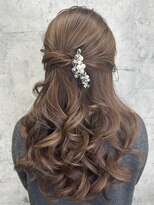 ラカシェット(la-cachette)&nbsp;カールが大きいハーフアップ