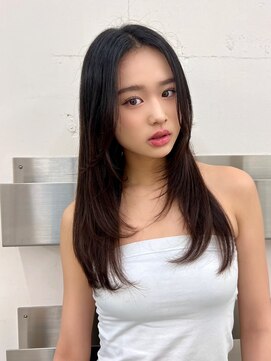 ヒュー 広島(HEW) くびれ顔まわりレイヤーカット大人かわいいオリーブヘア20代30代