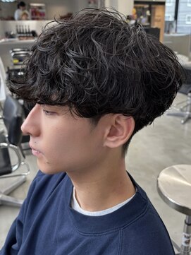 ウェイビーエフティフィフス 横浜西口(WAVEY ft.fifth) 横浜シャドウパーマ緩めスパイラルパーマッシュウルフ20代30代