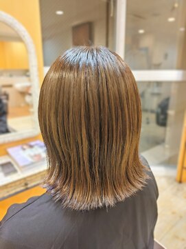 ビャッコ(Byakko) ミディアム切りっぱなしボブ