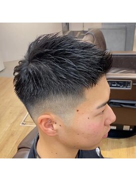 クオンヒール 淀屋橋店(QUON HEAL) スペインカール/スパイキーショート/フェザーパーマ/フェード