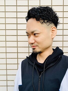 サロンドクロエ(Salon de Chloe) メンズ__海外風__スキンフェード__刈り上げ__スパイラルパーマ