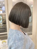 アミュレ(Amule)&nbsp;暗髪でも大人可愛い前髪あり前下がりショートボブ梅ヶ丘美容室