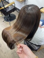 アンフィドットドゥルドゥ(AnFye.dueldo)&nbsp;ブリーチ毛の方を高難易度ジュエリーシステム縮毛矯正で艶髪♪