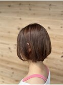 艶髪カラーの上品ボブ