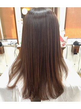 アローズ(arose) 部分ストレートでボリュームを保つ縮毛矯正