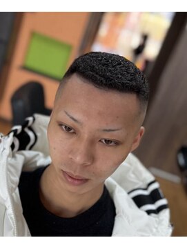 ピシャッとニ代目銀二郎 パンチパーマ