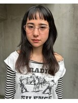 メロウ(MELLOW)&nbsp;クセを味方にする、ゆるレイヤースタイル。