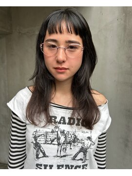 メロウ(MELLOW) クセを味方にする、ゆるレイヤースタイル。