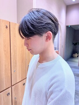 ガーデンヨコハマエスト(GARDEN YOKOHAMA est) ブルーブラック フェザーパーマ メンズカット