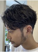 大分毛流れフェザーパーマメンズカット刈り上げセンターパート