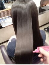 【リンケージトリートメントは】保湿力やコーティング力の高さ抜群！毛の指どおりや感触のよさを求める方に