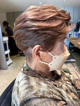 ナチュラル ヘアーデザイニング(Natural hair designing) トップふんわり!横顔すっきり!大人刈り上げショート/白髪ぼかし