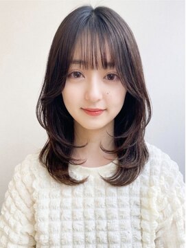 リタ 枚方(Rita) 秋カラー暗めミディアム顔周りレイヤー透明感韓国ヘア