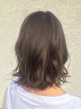 リゴッツ ドゥア プトゥリ(Regottz dua putri) ブラウンベージュ