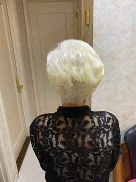 美容室 ティンカーベル グレーヘア