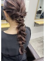 リグ 横浜(Lig.)&nbsp;ルーズアレンジ編み込み編みおろしパーティーヘアセット