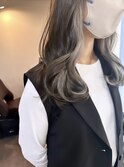20代30代ホワイトイヤリングカラー