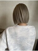 上品なハイトーンボブ