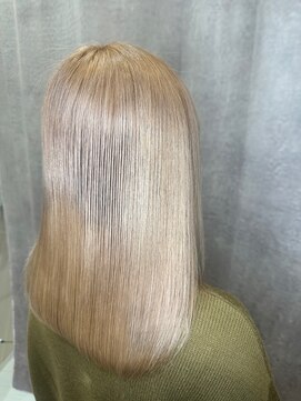 ルクールヘアアンドビューティー 燕三条店 ホワイトミルクティー