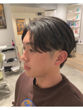 テンダー(Tender) とれかけパーマを活かして毛流れセンターパート