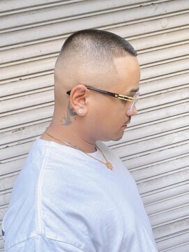 フランクスバーバーザスタンド(Frank’s barber the stand) MEN’S HAIR/ボウス/刈り上げセンターパート／飯田橋E