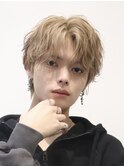 メンズヘアセンターパートミルクティーベージュ