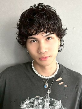 ワンズナゴヤ 名古屋栄店(ONE's NAGOYA) スペインカールスパイキーショートブルーブラックフェザーパーマ