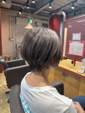 イロ ジェイアール JR奈良店(IRO) 春のショートボブ/透明感グレージュ/白髪染め