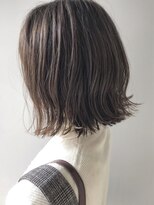 ヤエ(yae)&nbsp;アッシュベージュのボブ