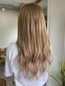 スタジオフツーロ バイ ビーヘアー(STUDIO FUTURO by BEhair) ＃ハイトーン＃ゆる巻き＃モテ