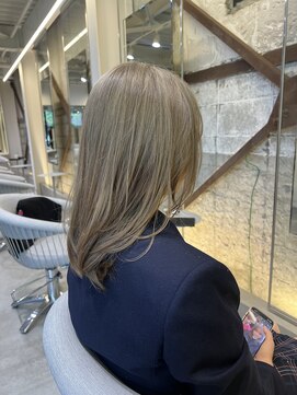 7(nana) ベージュカラー